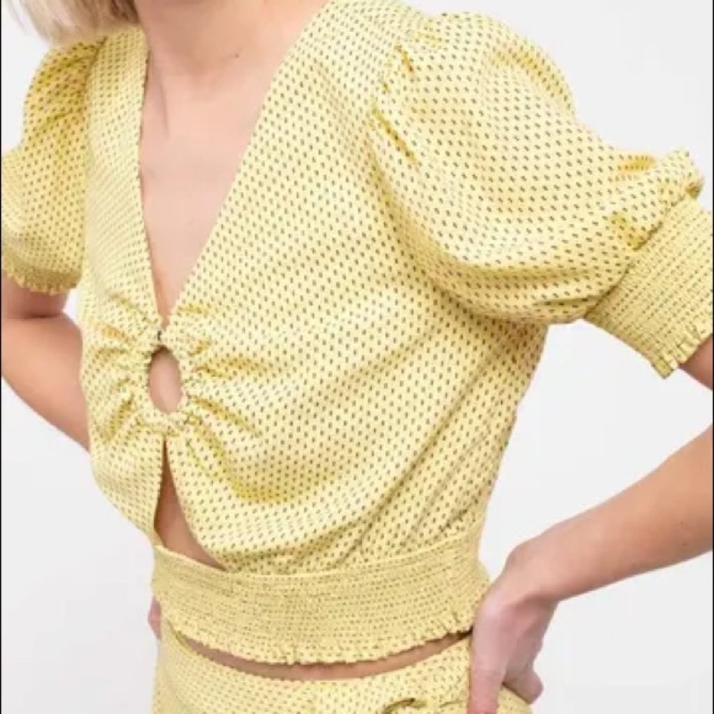 NWT Urban Outfitters Moon River Ring Detail Crop Top Yellow Polka Dot size Small